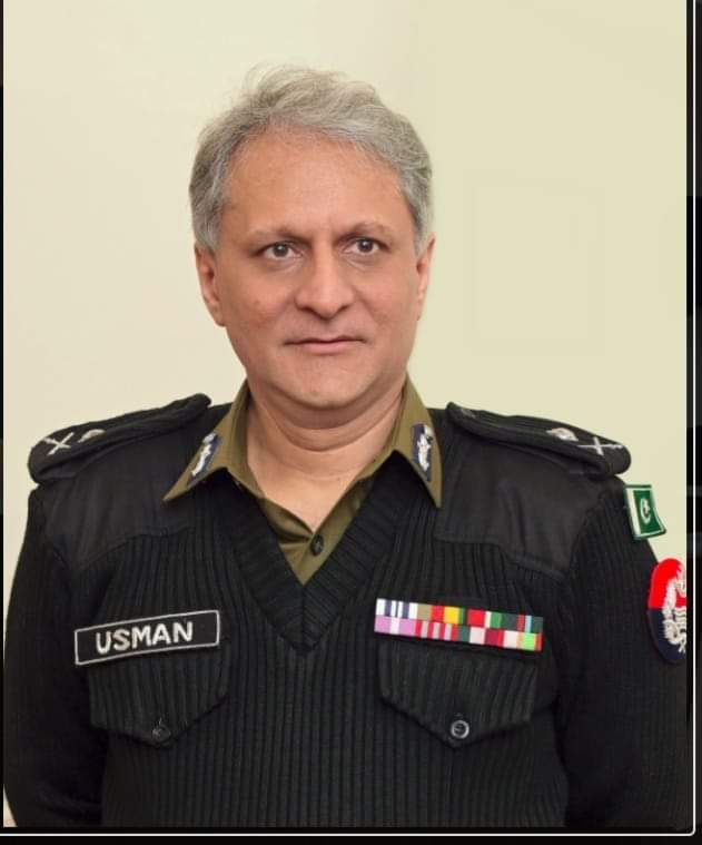 ZubairShahAgha1's tweet photo. اسلام اباس ہائیکورٹ کے حکم کے باوجود پنجاب پولیس آئی جی کا  وزیراعلی پنجاب محسن نقوی کے حکم پر مشر منظور پشتون کو اغوا کرکے عدالت میں پیش نا کرنا جبری گمشدہ کرنا ہے
محسن نقوی اسٹبلشمنٹ کی گود میں بیھٹے کر خود کو بادشاہ تصور کررہے ہیں
ہر ظلم کا حساب ہوگا
#WhereIsManzoorPashteen https://t.co/ZhtcaSIJ5D