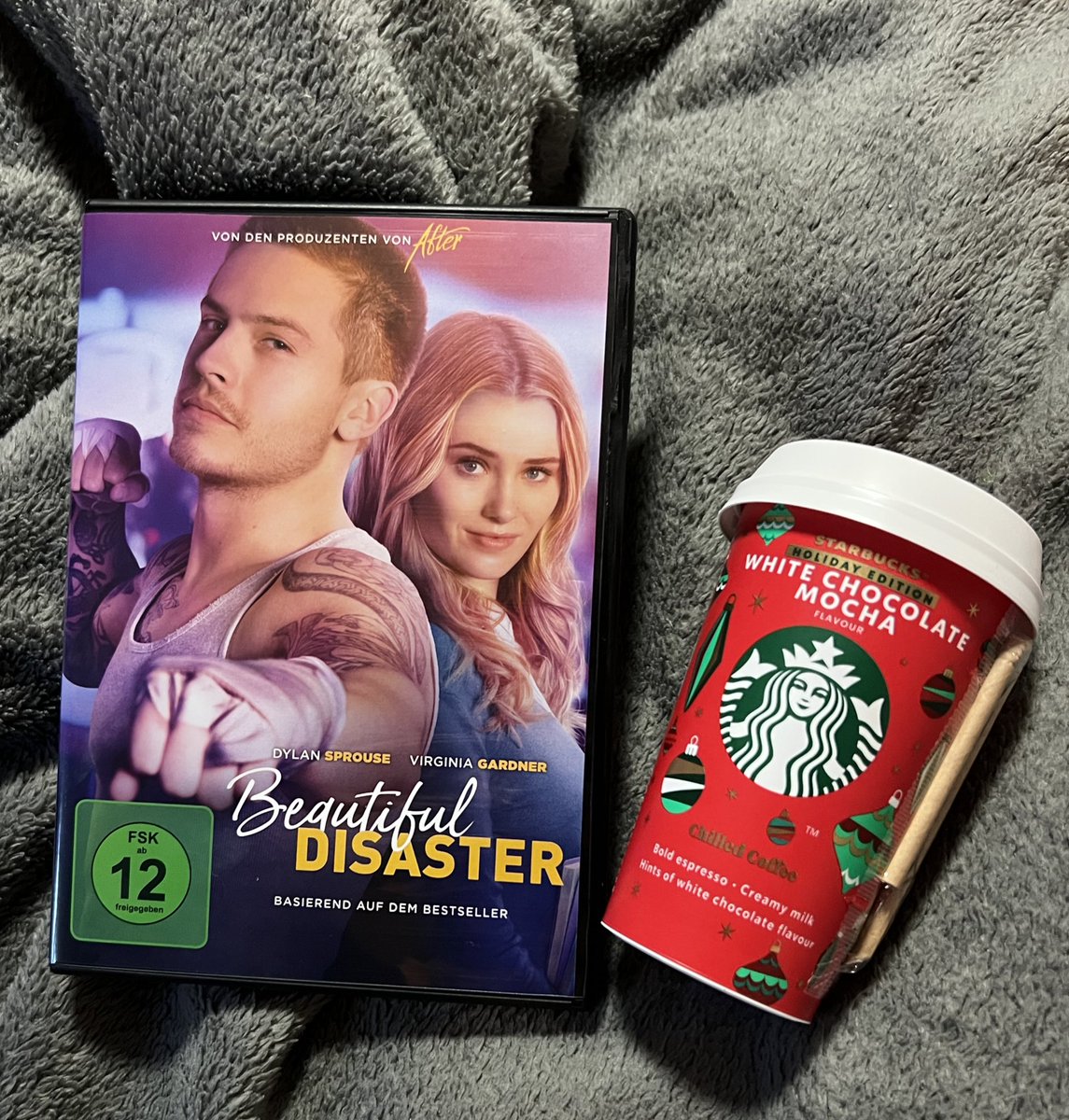 Habe doch letztens erzählt, dass ich mir #beautifulDisaster mir angeschaut habe, Right?! Habe mir nun die DVD bestellt & mein Nachmittag wird so aussehen! 🥹♥️ #DVD & #Kaffee