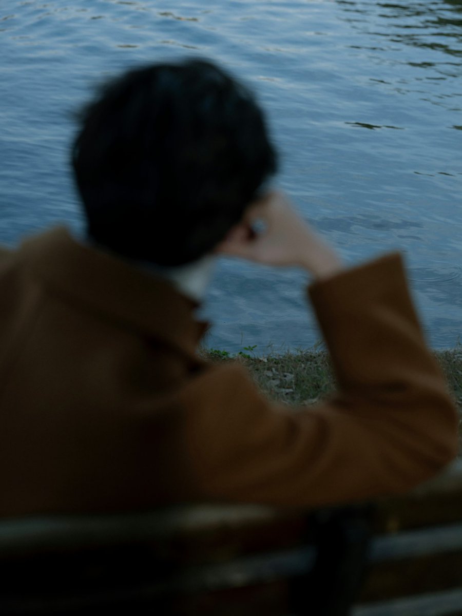 linmo_fanclub's tweet photo. LinMo’s Studio Weibo Update 240106 (1/2)
图文：「陪着星河听我诉说，藏在身边等我。」
#林墨生日单曲又是一天
#林墨0106生日快乐 

Translation
"Listen to me under the stars, waiting by my side." 

#林墨 
#LinMo
#หลินโม่
#Happy22stLinMoDay
#HappyLinMoDay0106 https://t.co/4XEyoDO2UY