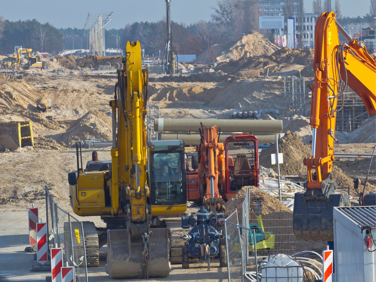 🔨💡 Discover the untold story of construction efficiency! 'Behind the Scenes' is your guide to the evolution, advantages, and future trends in the world of power tools. Dive into the future of construction now! #PowerTools #Tech powertoolarena.com/Construction-P…