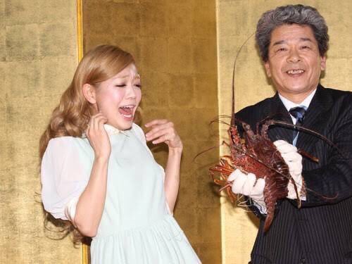 jihyo22paku's tweet photo. 生理前なので西野カナと伊勢海老の写真見てる https://t.co/mlLdk9LYDV
