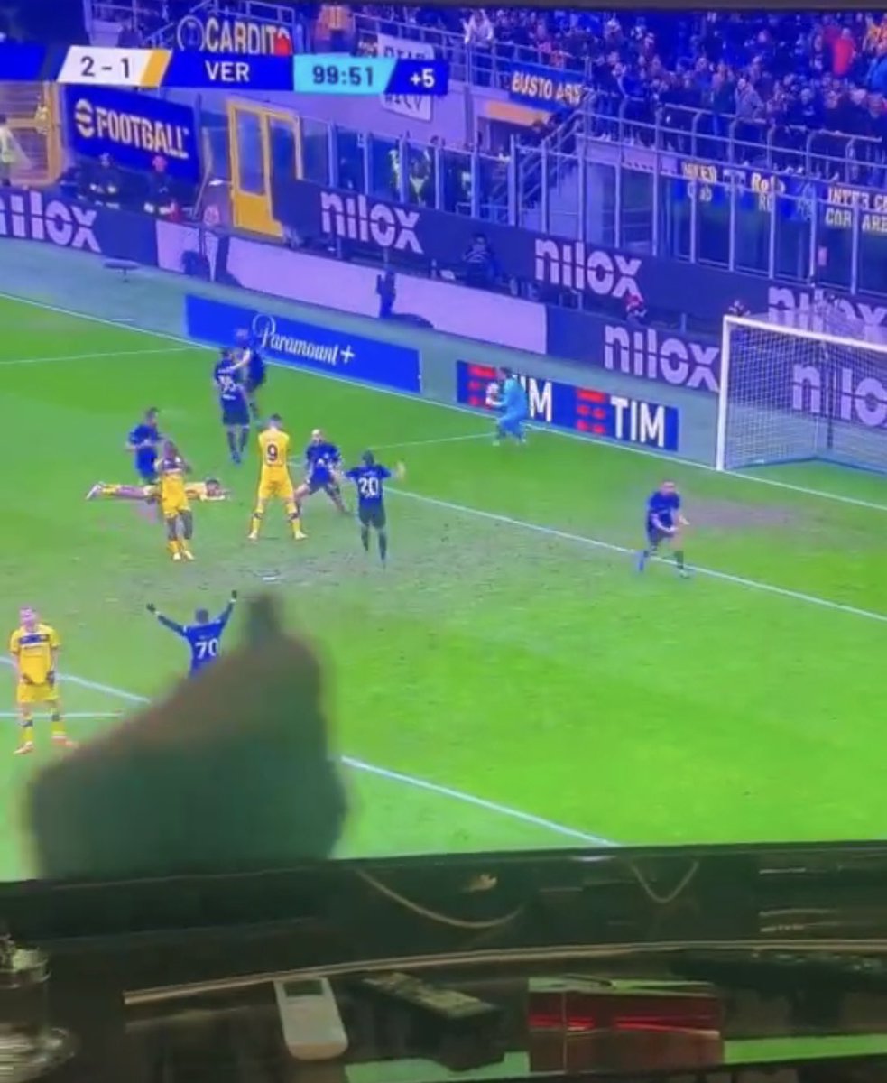 NicoPelle14's tweet photo. Difficile per #dimarco essere più piccolo moralmente che fisicamente ma oggi è riuscito anche in questa impresa.
#InterVerona https://t.co/z0JHTnzqGo