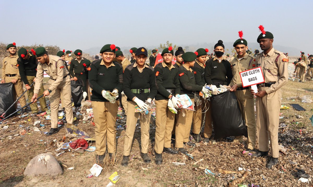 NCCDteJKL's tweet photo. Commendable effort by #NCC Cdts in collaboration with civic bodies at Nagrota for #PlasticFreeTawi.540 cdts&staff joined forces to clean TawiRiver Banks,removing approx 600kg of plastic waste.Powerful example of collective responsibility towards our water bodies! #PuneetSagar https://t.co/LaItEI91wM