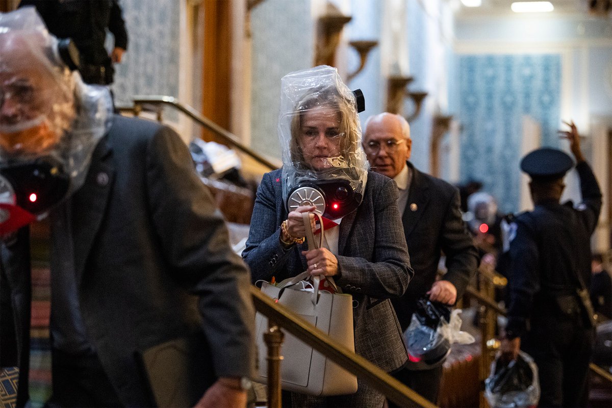 9mmsmg's tweet photo. This will never not be hysterical. Happy January 6th everyone. A day where a guided tour made politicians put plastic bags on their heads and look ridiculous. https://t.co/vFMT4gVfFu