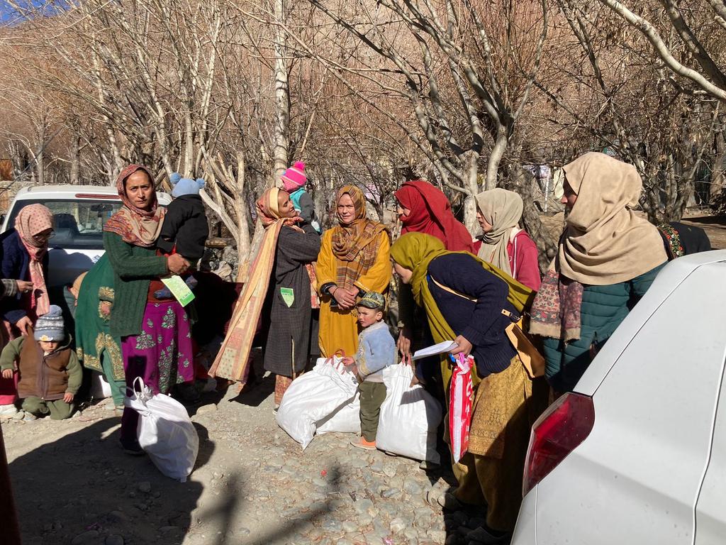 airnewskargil's tweet image. Every Infant Matters: Nurturing Health &amp;amp; Well-being in Kargil
Handed Over essential materials to Dr Leyaqat Ali Kacho, CMO Kargil, signifies the ongoing dedication of @EveryInfMatters  to improving the lives of children

@NhmLadakh @prasarbharti @airnewsalerts @ddnewsladakh