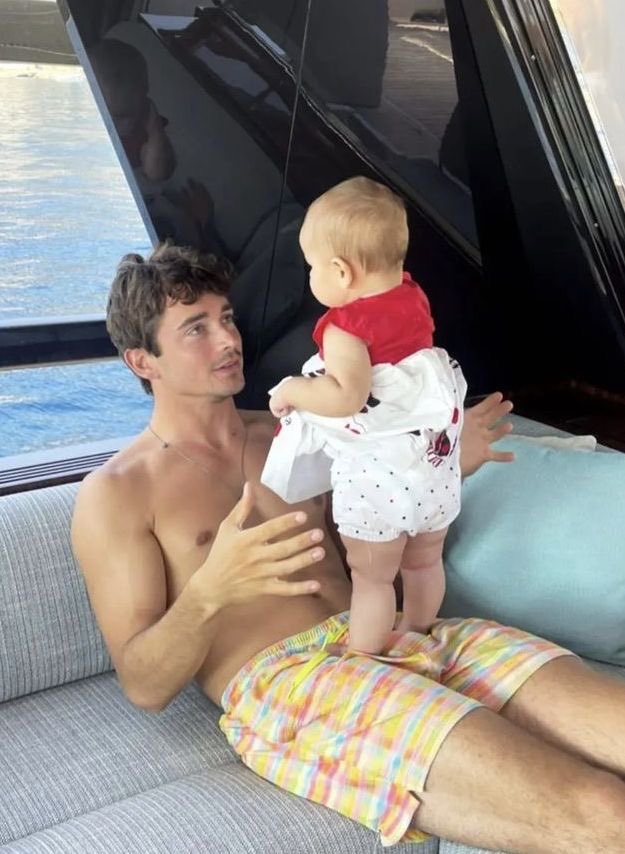 55_csainz's tweet photo. Charles Leclerc as boyfriend material a thread 🧵 

rts &amp; likes would be appreciated ❤️ https://t.co/g3Zr7AOQgk