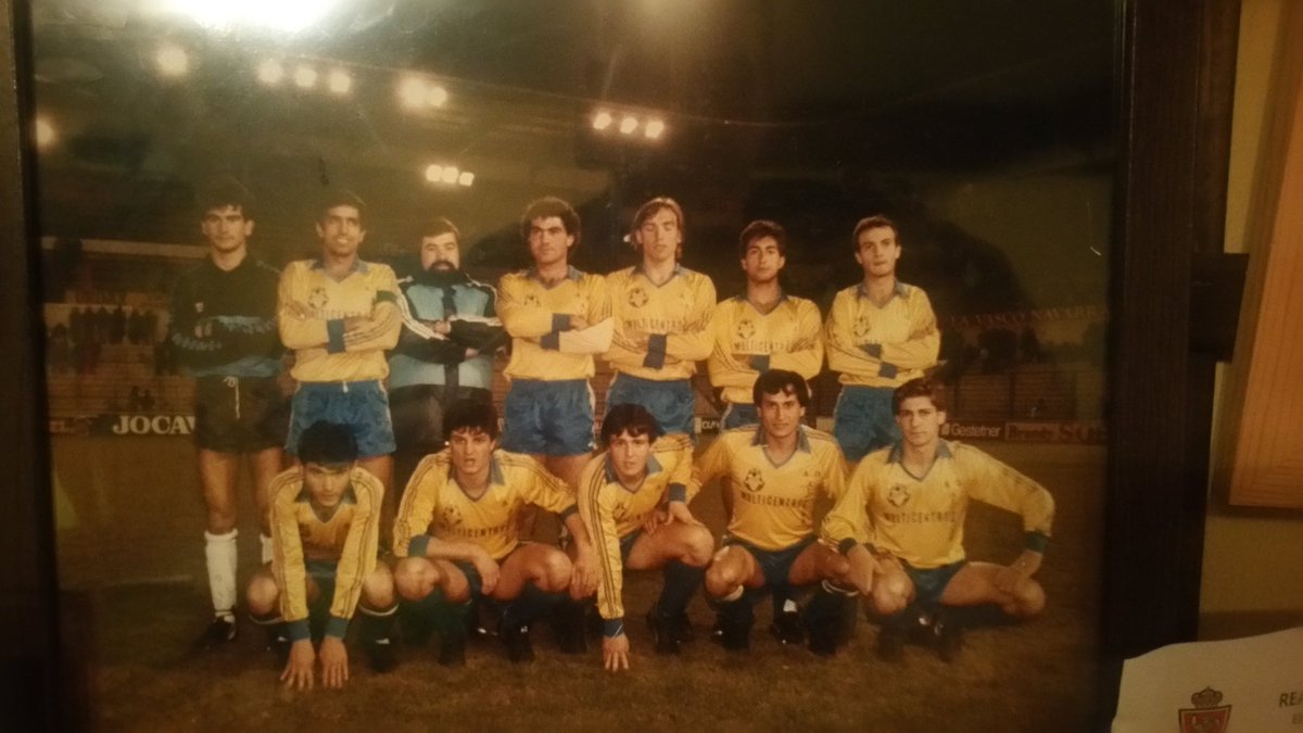 R. Robles Ayllon (@veteranodelada) on Twitter photo Felices Reyes Alfarer@s!!, me encanta ver la ilusión de los equipos modestos estas eliminatorias de la Copa del Rey, nosotros ya lo vivimos allá por 1985 con <a href="/Osasuna/">C. A. OSASUNA</a>
#VamosAlcor
#VamosAlfareros
<a href="/AD_Alcorcon/">A.D. Alcorcón</a>
<a href="/ADVADALCORCON/">Veteranos ADAlcorcón</a> Felices Reyes Alfarer@s!!, me encanta ver la ilusión de los equipos modestos estas eliminatorias de la Copa del Rey, nosotros ya lo vivimos allá por 1985 con <a href="/Osasuna/">C. A. OSASUNA</a>
#VamosAlcor
#VamosAlfareros
<a href="/AD_Alcorcon/">A.D. Alcorcón</a>
<a href="/ADVADALCORCON/">Veteranos ADAlcorcón</a>