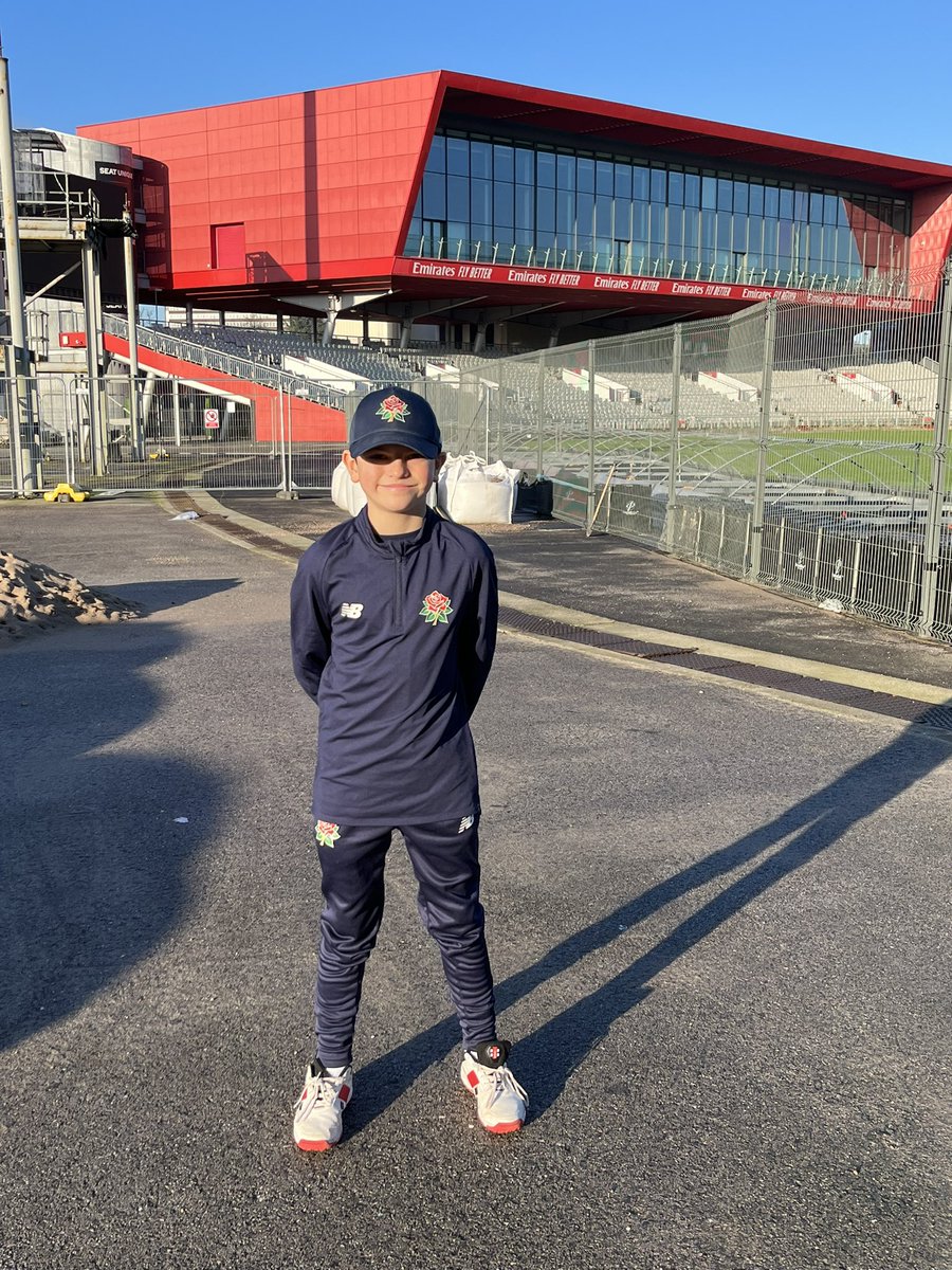 MrsMcGowan71's tweet photo. @lancscricket U12 CAG training started again today for Shaun. So good to be back 🏏🌹 @BCOldhamPE  #countyplayer #RedRoseTogether #wicketkeeper #batter #cricket https://t.co/qdiGiVKDZ7