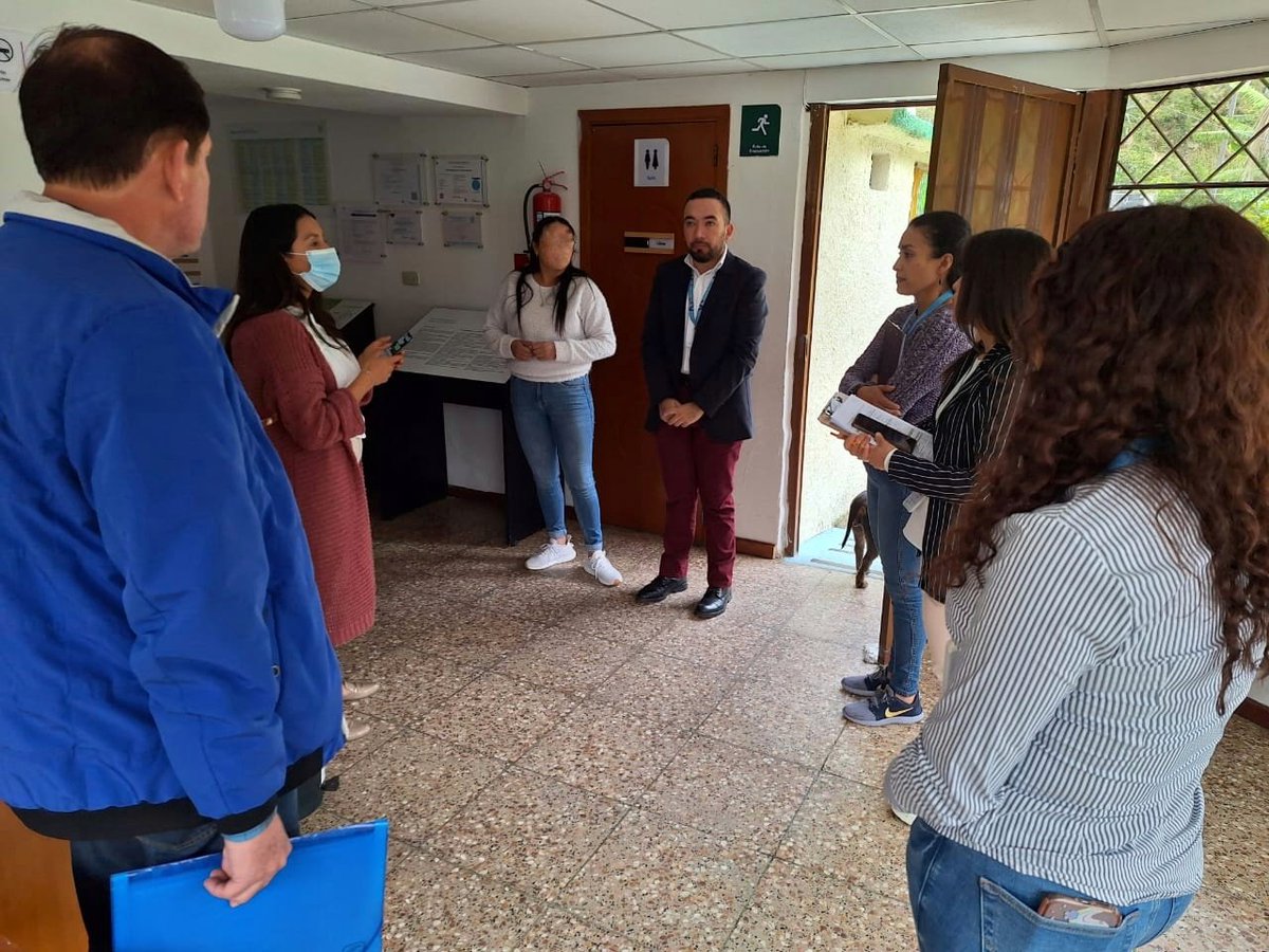 Acess_Ec's tweet photo. ❎ Se encontró una  persona que trabajaba en el Cetad sin contar con un título que la avale como profesional de la salud, debidamente registrado en la Senescyt ni en la Acess.

✅️ En #ElNuevoEcuador resguardamos los procesos de calidad para garantizar la #SeguridadDelPaciente. https://t.co/3aBMd6O3hi