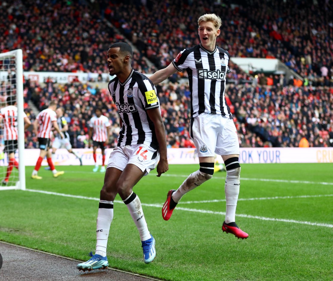 FrancisChipp's tweet photo. Newcastle United have now extended their unbeaten run vs Sunderland to 8 (eight) years and 2 months. #NUFC #SAFC https://t.co/KRIciE9Izv