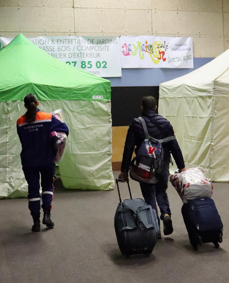 Protection Civile 44 (@protec44) on Twitter photo Plan Grand Froid déclenché par la <a href="/Prefet44/">Préfet des Pays de la Loire et de Loire-Atlantique</a> à compter de ce soir.
65 places en hébergement d’urgence créées pour accueillir les personnes vulnérables sur <a href="/nantesfr/">Ville de Nantes</a> et <a href="/VilleStNazaire/">Saint-Nazaire</a>. Des maraudes sociales organisées sur cette dernière.
Merci à nos bénévoles mobilisés. Plan Grand Froid déclenché par la <a href="/Prefet44/">Préfet des Pays de la Loire et de Loire-Atlantique</a> à compter de ce soir.
65 places en hébergement d’urgence créées pour accueillir les personnes vulnérables sur <a href="/nantesfr/">Ville de Nantes</a> et <a href="/VilleStNazaire/">Saint-Nazaire</a>. Des maraudes sociales organisées sur cette dernière.
Merci à nos bénévoles mobilisés.