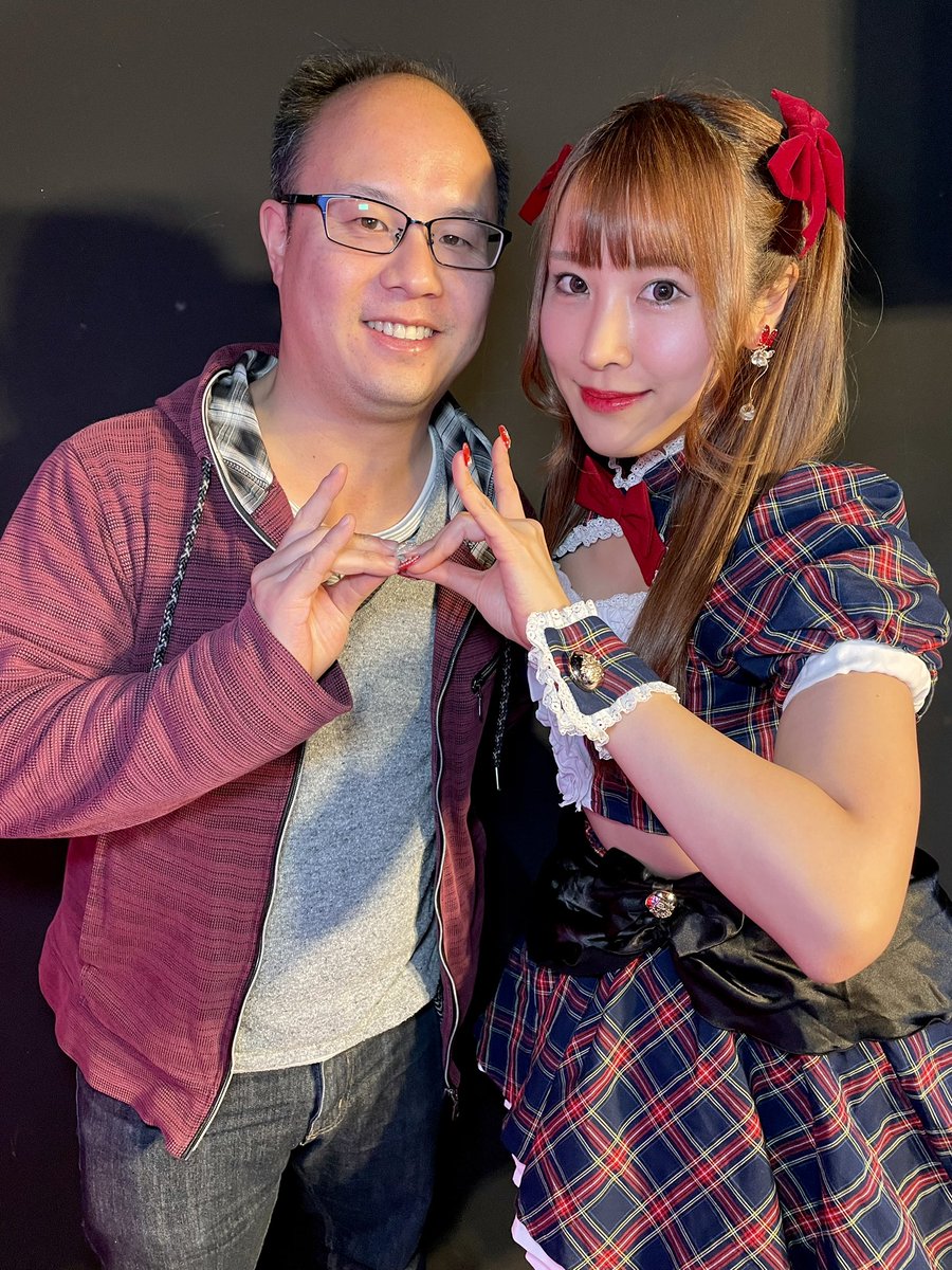 adun50's tweet photo. 今夜はiTubeStudioで #LegendPower 最後リリイベを観に行った。今日も今年みぃに初めて会えて新年挨拶もできた。閉店と共にこれはみぃと本当に最後のバクステの繋がり思い出です。バクステ外神田一丁目の熊本美和に色々なありがとう。 https://t.co/NvdWobla2N