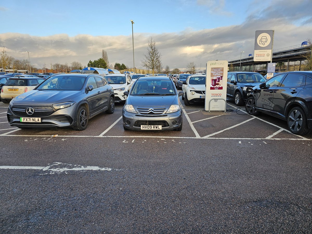 JonLuddite's tweet photo. @Tesco another clown at your Lincoln store - #bookemdanno https://t.co/IjTSFDhnlo