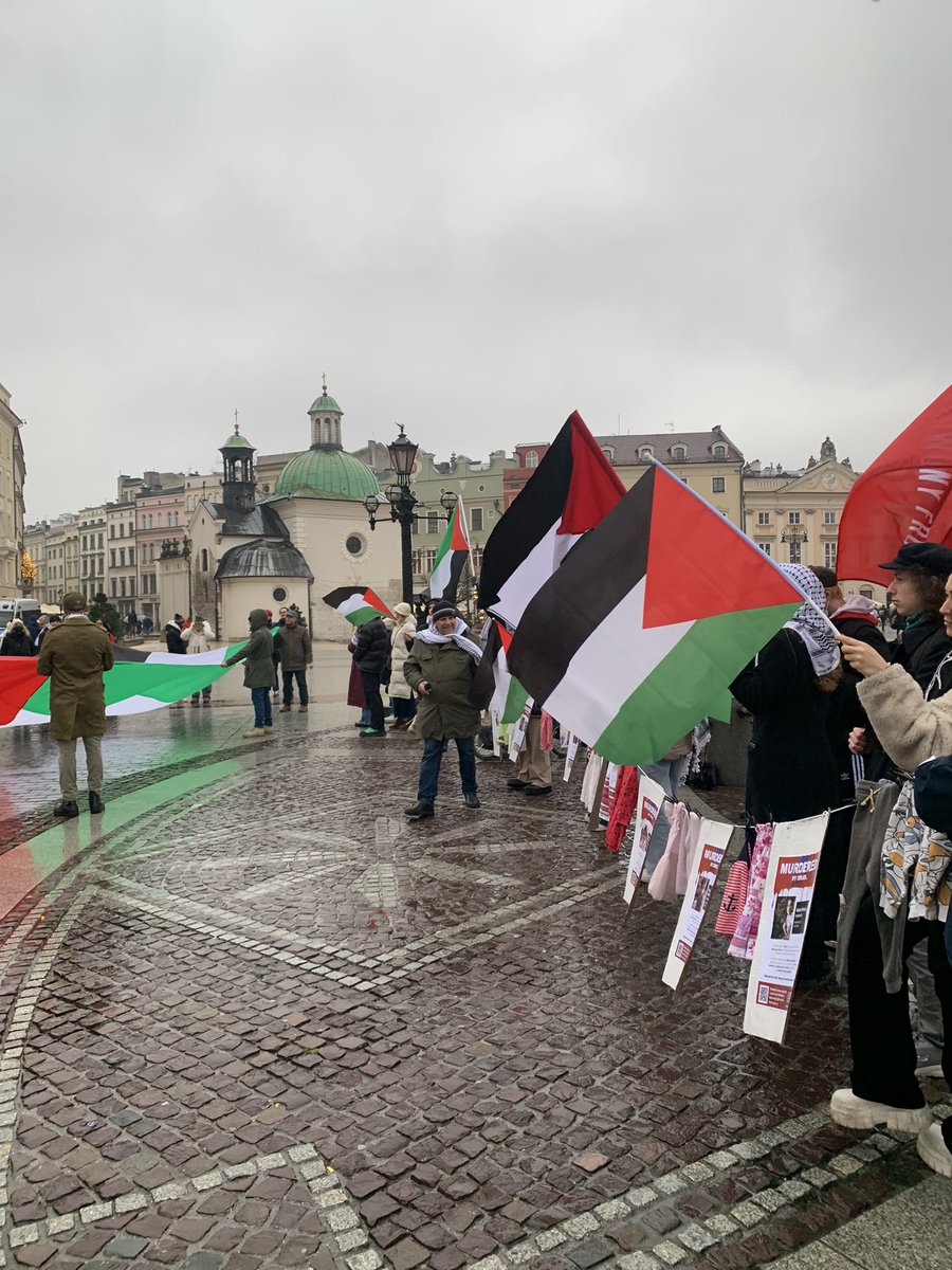 karkakoi's tweet photo. Solidarnie z Palestyną! #KrakowDlaPalestyny https://t.co/NrdnwqDH1B