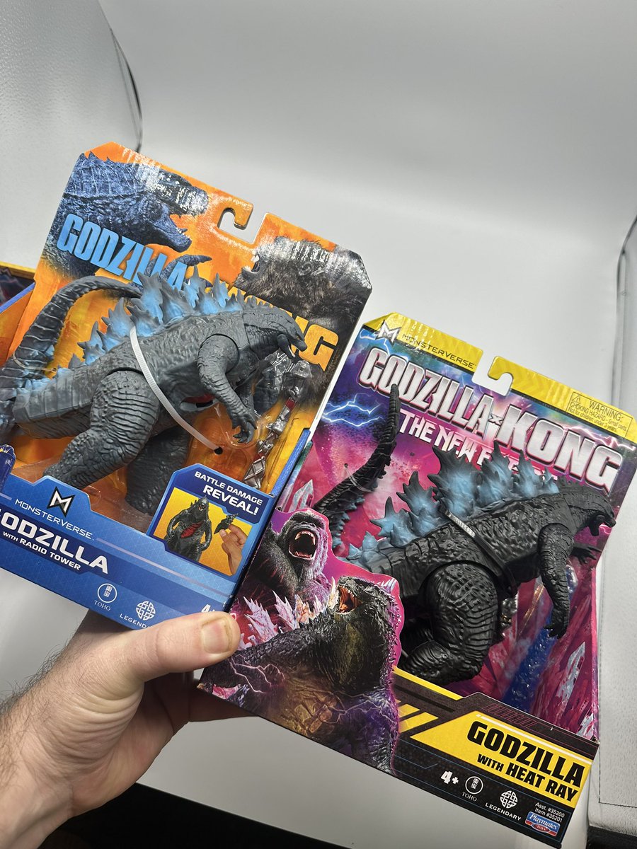 gruesomegraphx's tweet photo. Same mold diff color plastic and accessories. good day today #godzilla #godzillaxkong #godzillaxkongthenewempire #kingkong #kaiju #godzillamemes https://t.co/Pu1vUMXnyv