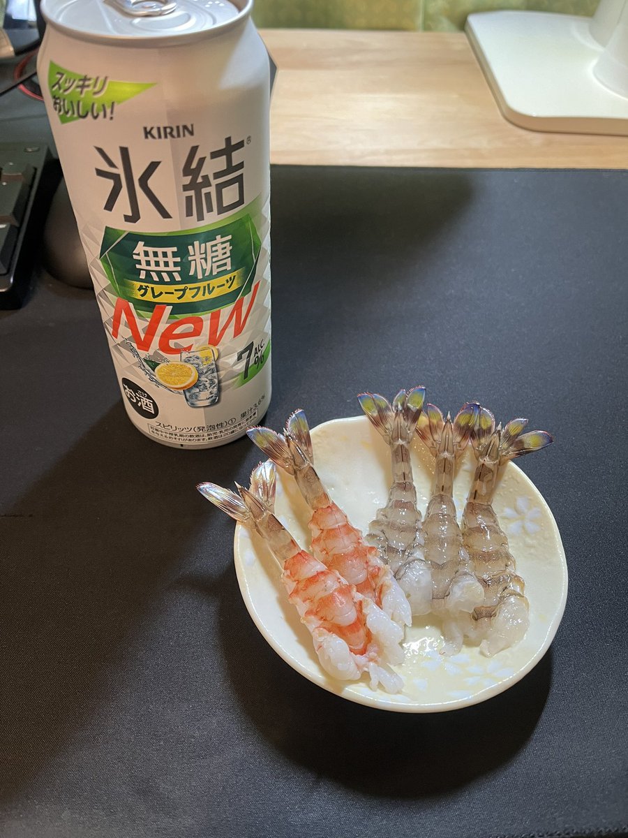 setuna21223562's tweet photo. ばんばん晩酌
活車海老の刺身 https://t.co/Q7cqWDk10O