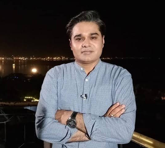 मंदिर क्यों बन रहा है? इसका केवल एक ही उत्तर है:

मंदिर लोगों की आस्था का केंद्र है। हर चीज़ से फ़ायदा हो यह ज़रूरी नहीं। जो काम हॉस्पिटल से हो सकता है वह मंदिर बनाकर नहीं होगा और जो काम मंदिर से हो सकता है वह हॉस्पिटल बनाकर नहीं होगा और यह दोनों ही चीजें ज़रूरी हैं मगर

इसके लिए