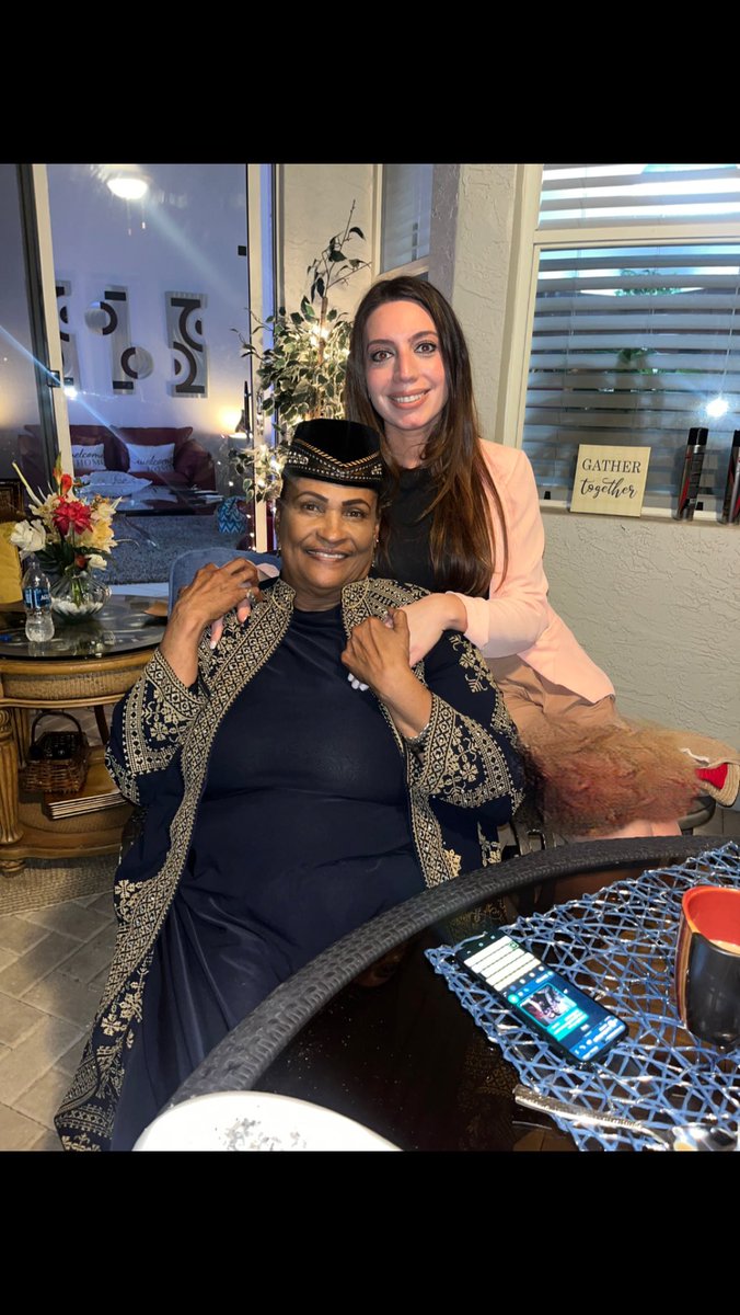 SuzanneAmra's tweet photo. Spending time with @KhalilahCAli and listening to storytelling about life with Mohammad Ali was such an enjoyable experience. So honored to connect with one of the greats and beyond excited for our future empowerment projects together! #EmpowerOthers #blessed #knockoutweek https://t.co/HkxrDDf1ji