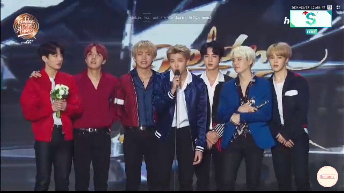 Xorberry's tweet photo. BF! FINALLY BANGTAN MUNCUL GUYSSSS HUHUHU 😭😭😭😭 https://t.co/jabVdAc6ub