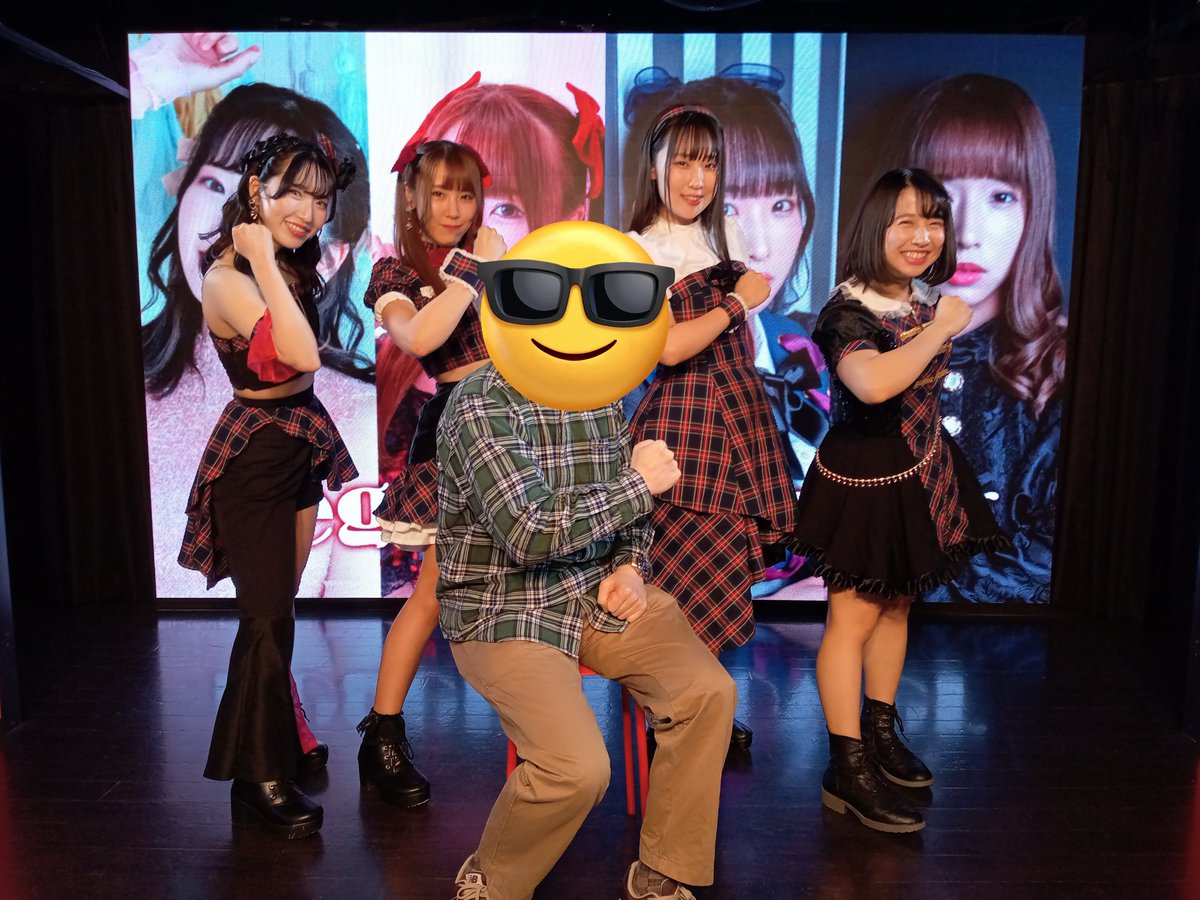 kamiyamaynagoya's tweet photo. レジェンドパワーファイナルリリイベ? Itube Studioにて。
懇親会参加の為特典会祭りꉂ 🤭
真ん中はなかやまきんに君のパワーー💪🏽💪🏽💪🏽(•͈◇•͈〃🍼)💛ポーズをレジェンドさん達にして貰ってるので…Legend powerって事で…寒っ🥶💦
#Legendpower #レジェンドパワー https://t.co/v4LLAEnczK