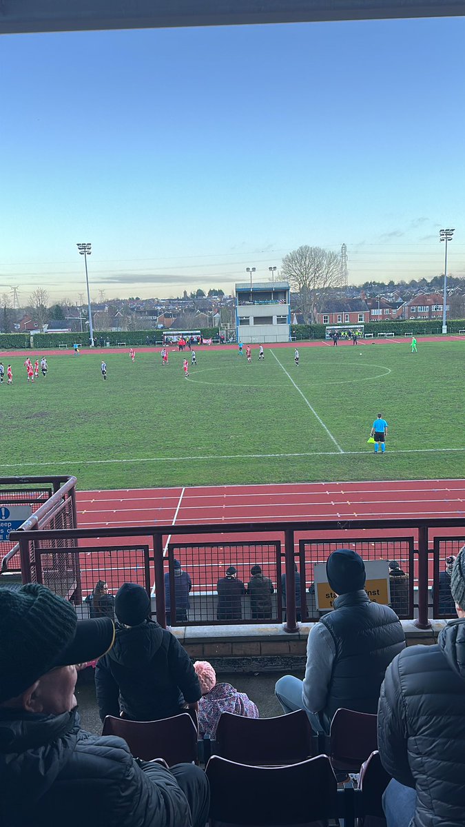 jaycrowther_19's tweet photo. Bit of local footy this afternoon Buckley v Flint and a @JayOwen8 masterclass #turnem https://t.co/BreBeRSkqu
