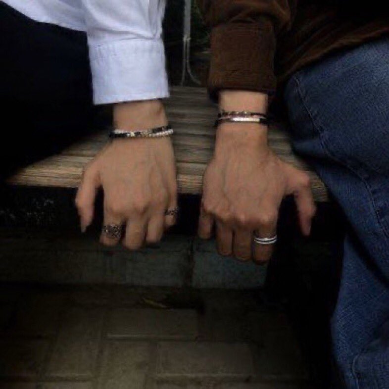 AFO5l's tweet photo. بختصر الكلام انا بخير لأنك بقلبي 🖤! https://t.co/U8C5xVQrSH
