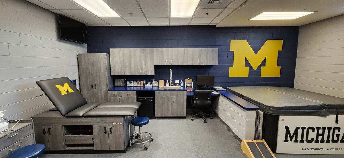 A few additional pics from a great install at University of Michigan!  Thx Daniel Meier, MS, AT, ATC for the opportunity to help you care for your student athletes!! Thx <a href="/UMich/">University of Michigan</a> <a href="/umichbaseball/">Michigan Baseball</a> <a href="/UMichAthMed/">UM Athletic Medicine</a>!!