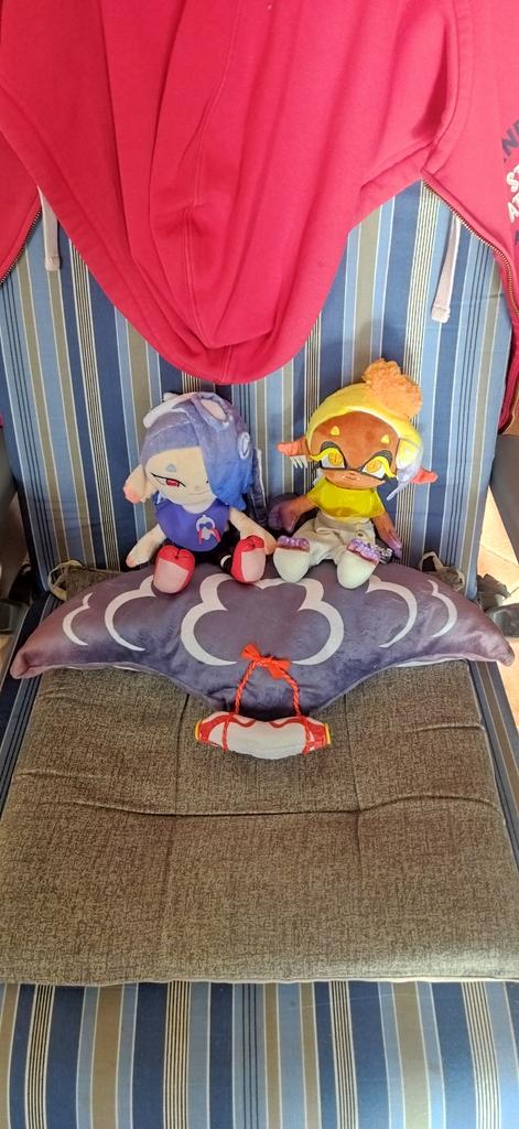 DeepCutSplatoon's tweet image. Variant where Big Man is a comfy footrest.