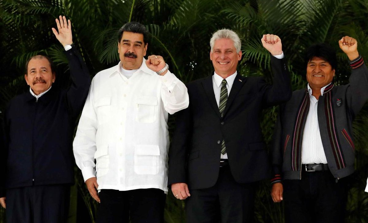 eduardomenoni's tweet photo. La foto con más criminales y tiranos comunistas juntos de toda la historia: https://t.co/r08h1Nve0N