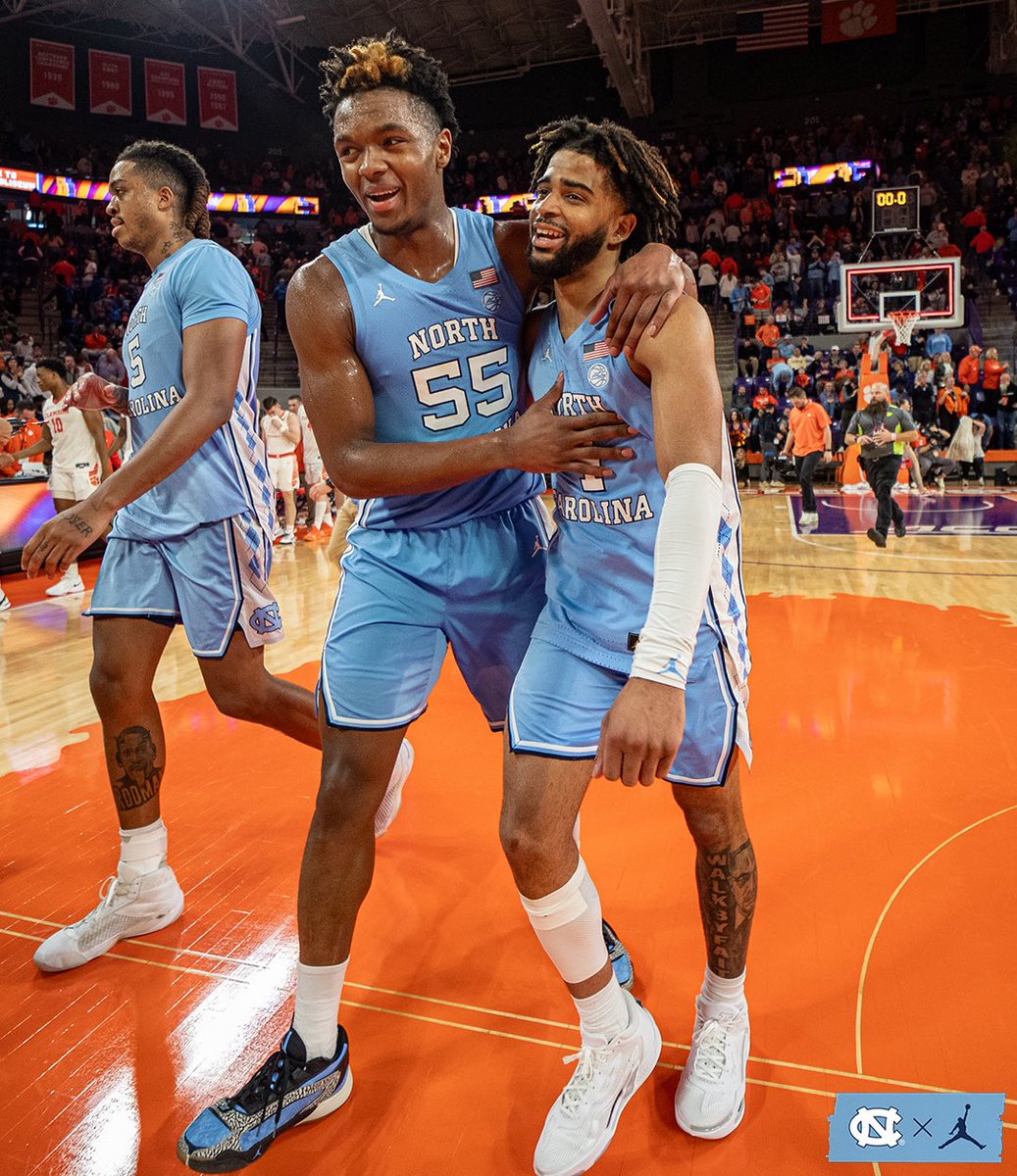 Brothers don’t shake hands… brothers gotta hug 😁

<a href="/Harrisoniingram/">Harrison</a> | <a href="/ariidavis_/">RJ Davis</a>