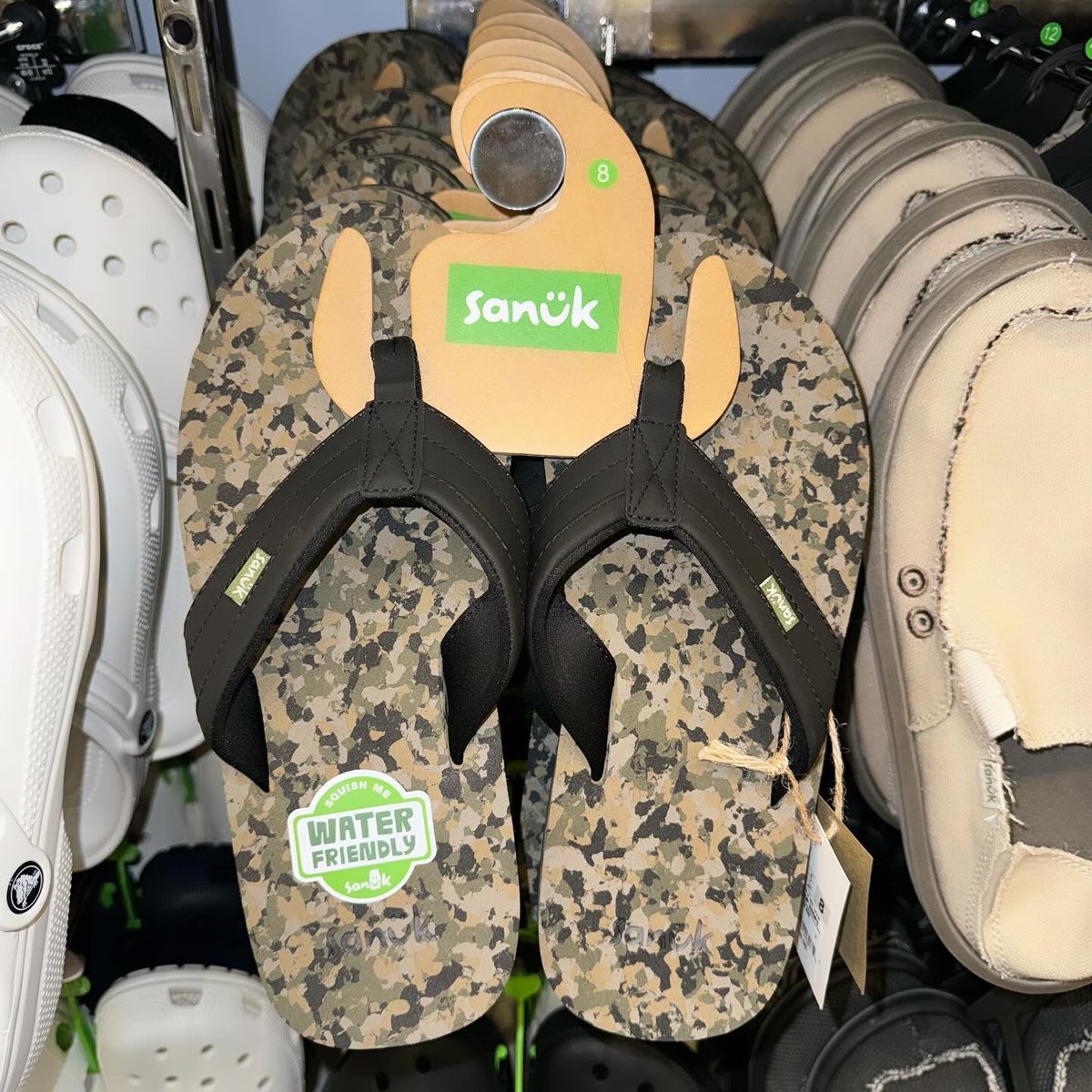 New @SanukFootwear sandals in stock! 🩴 #sanuk #flipflops #flipflopshops #thestrip #Mandalaybay #vegas #lasvegas #ffs #casino #freeyourtoes #Mall #TheShoppes