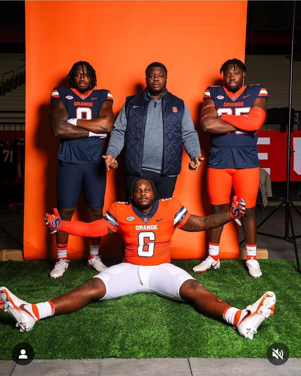 Another big time transfer on campus. 6'4" 290lb DL Alabama Freshman transfer Issiah Hastings from 🇨🇦. Former 4⭐️ high school recruit &amp; 139th overall.