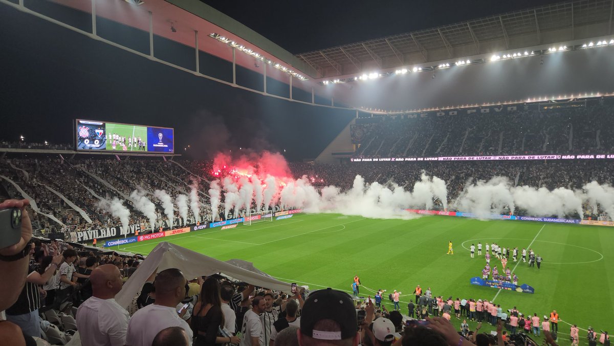 Vessoni's tweet photo. LEMBRETE A QUEM ESTÁ ESPANTADO PELO 💰💰💰 DO PATROCÍNIO DO CORINTHIANS...

... meu nobre, trata-se do clube da maior torcida no maior estado e na maior cidade do país, da maior torcida no estado e na cidade do maior PIB do país. 

Não existe nem existirá uma torcida com tanto poder de consumo como a do Corinthians. Isso não sou eu quem estou dizendo, é a vida como ela é. 

Espero ter ajudado. 

#Corinthians