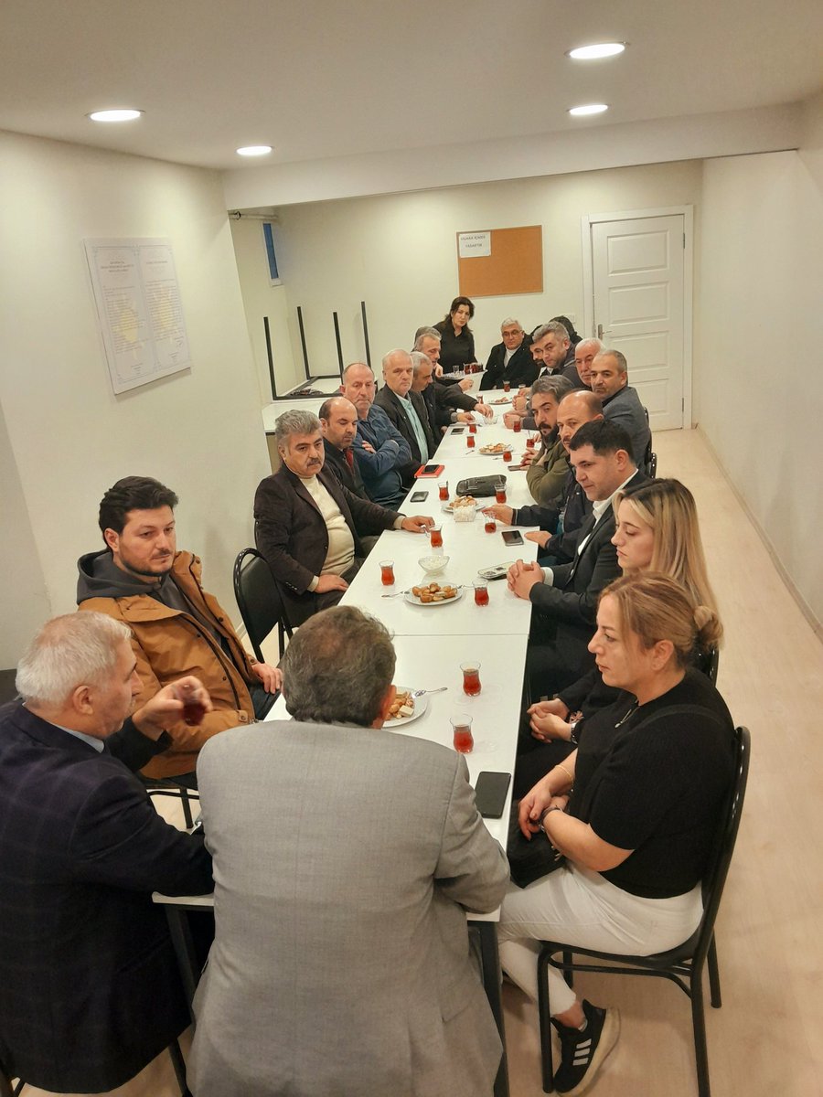 MenderesKrts25's tweet photo. İYİ parti sancaktepe ilçe divanımız ülkemize şehrimize ilçemize hayırlı uğurlu olsun.Rabbim bizleri milletimize partimize mahçup etmesin.#İyipartisancaktepe #MeralAkşener #YucelCoskun #BurhanCaner ☀️🇹🇷 https://t.co/OmZxz9mX6d