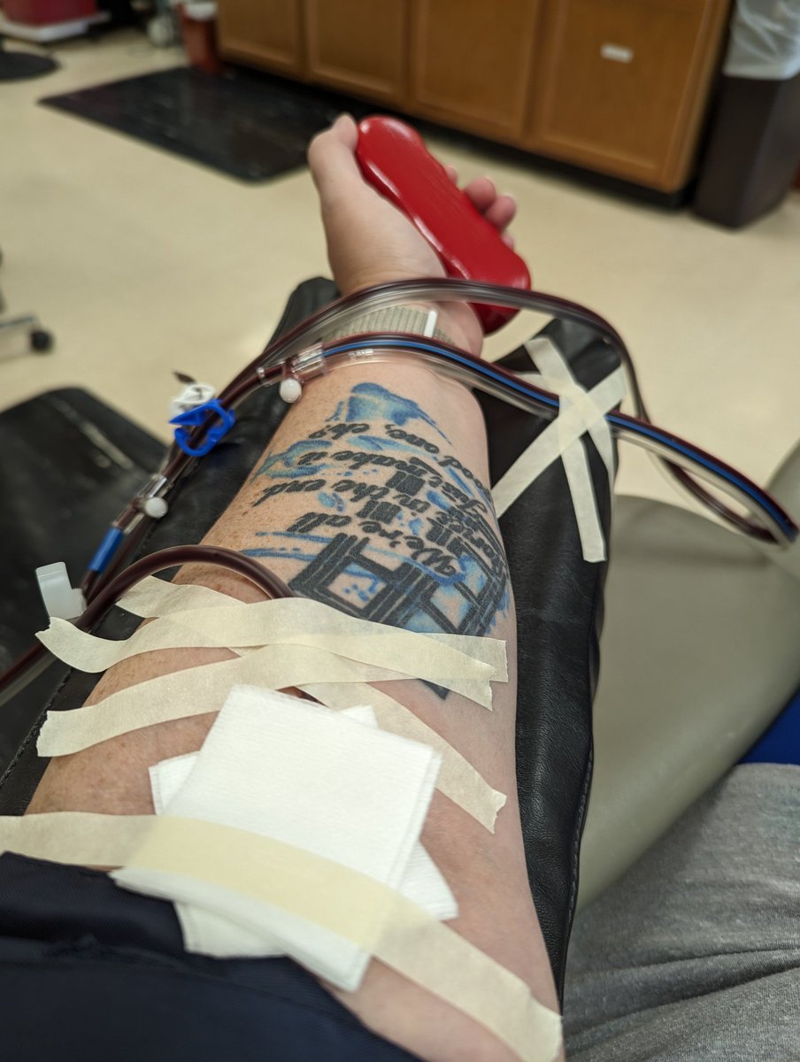 WriteonBull's tweet photo. Donating platelets because I'm blessed to be healthy and my mom finished her chemo treatments this week. #southtexasbloodandtissue #beatcancer https://t.co/XlbWcRpsgI