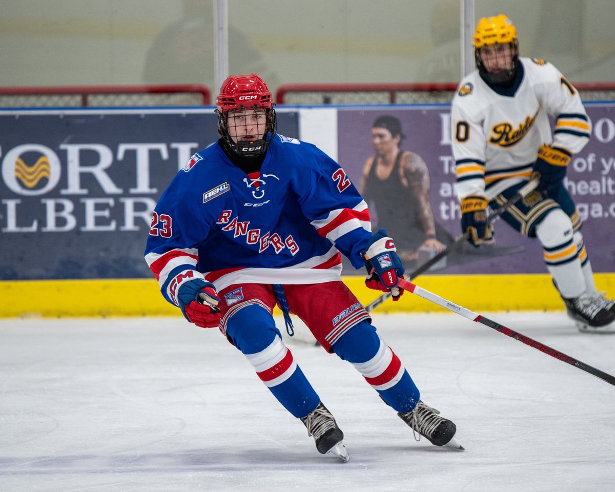 KingCalvin98's tweet photo. It was nice having this fella home during Christmas. To see him back with his little bros the (hearts were full). He is on the road to GP today to kick off 2024 #RedBucket #U18AAA #Rangers #KingerOG https://t.co/VXIhF4ueC1