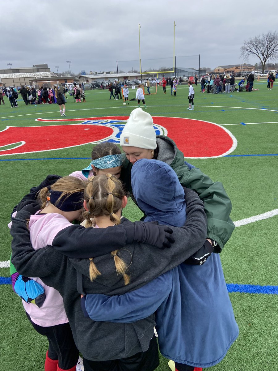 SPereff's tweet photo. I had an amazing time coaching this special group of girls in the Kinsey Wright 3v3 tournament today! Very proud of this group sticking it out in the cold! 👏🏼 https://t.co/W4Ue5D71hf