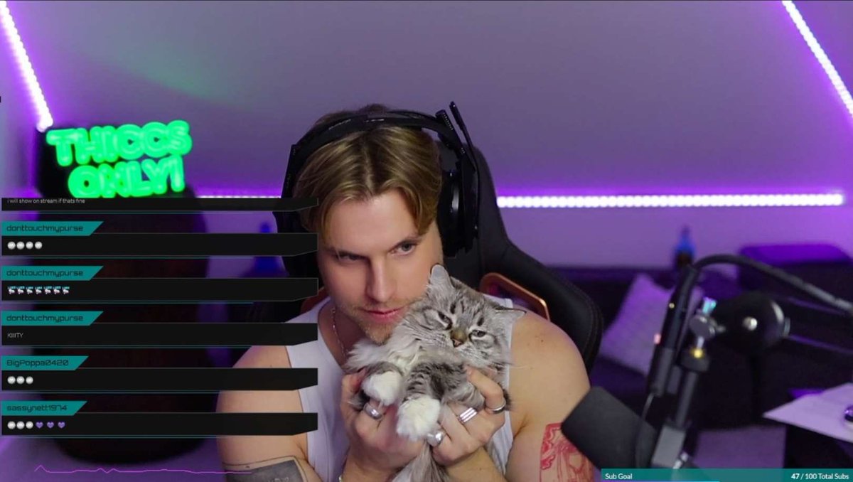 thiccmethod's tweet image. Jasmine wishes everyone a wonderful weekend. 🥹🤍🥹