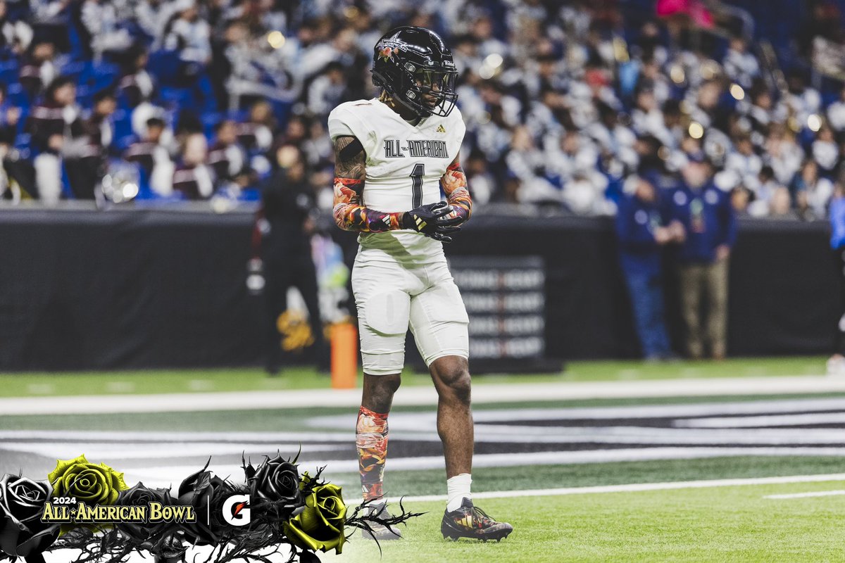 AABonNBC's tweet image. Star of tomorrow on @nbc 

#AABCO2ON4TION 👑🌹🏈

#AllAmericanBowl 🇺🇸