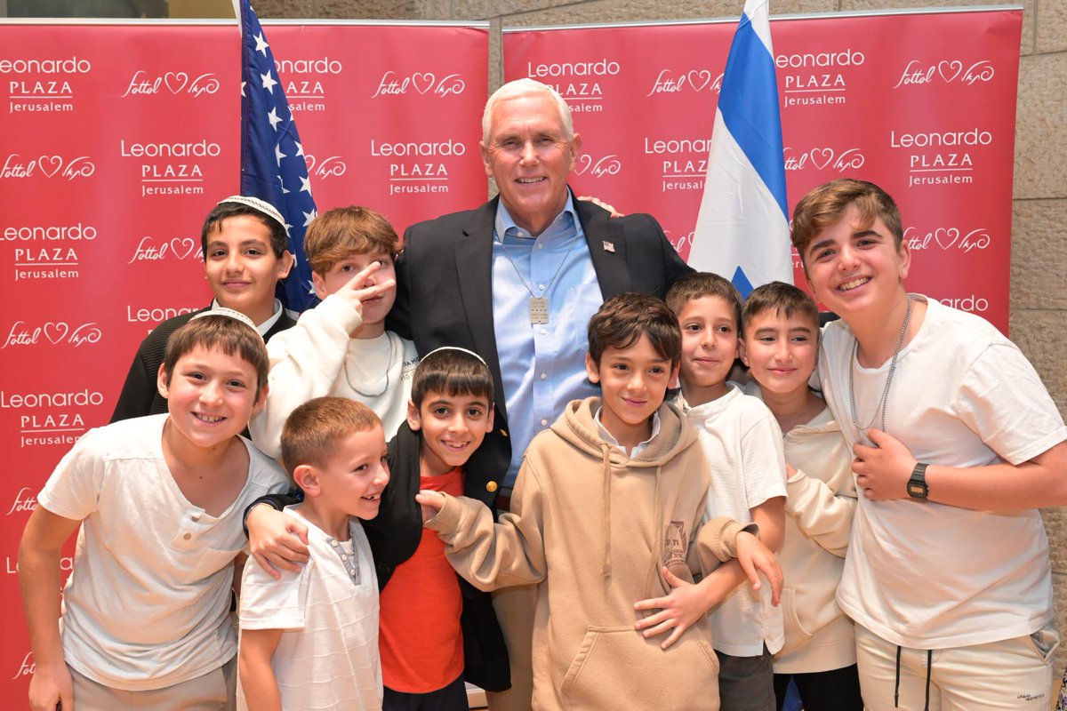 Mike Pence tweet media