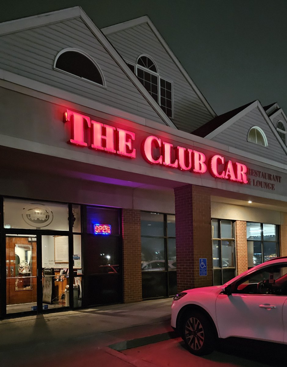 HHDesMoines's tweet photo. Great Happy Hour at The Club Car Restaurant &amp; Lounge in Clive, Iowa.  Click on the link for pictures, map and more details:
https://t.co/4vYAE0FlEJ 
@clubcarclive #happyhour #happyhourdesmoines #cliveiowa https://t.co/IOBisRa2FC