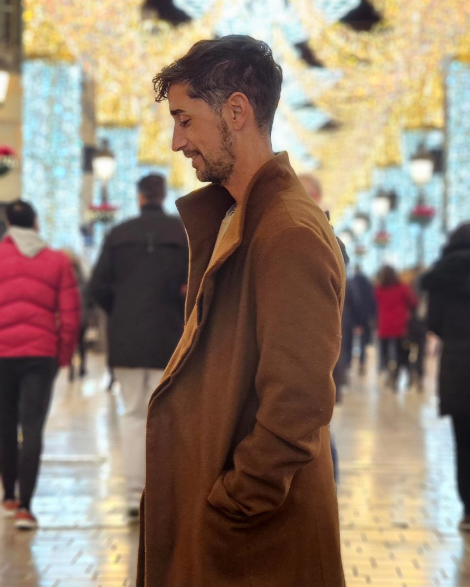 No te compares con los demás, compara lo que eras ayer con lo que eres hoy. #frasesinspiradoras