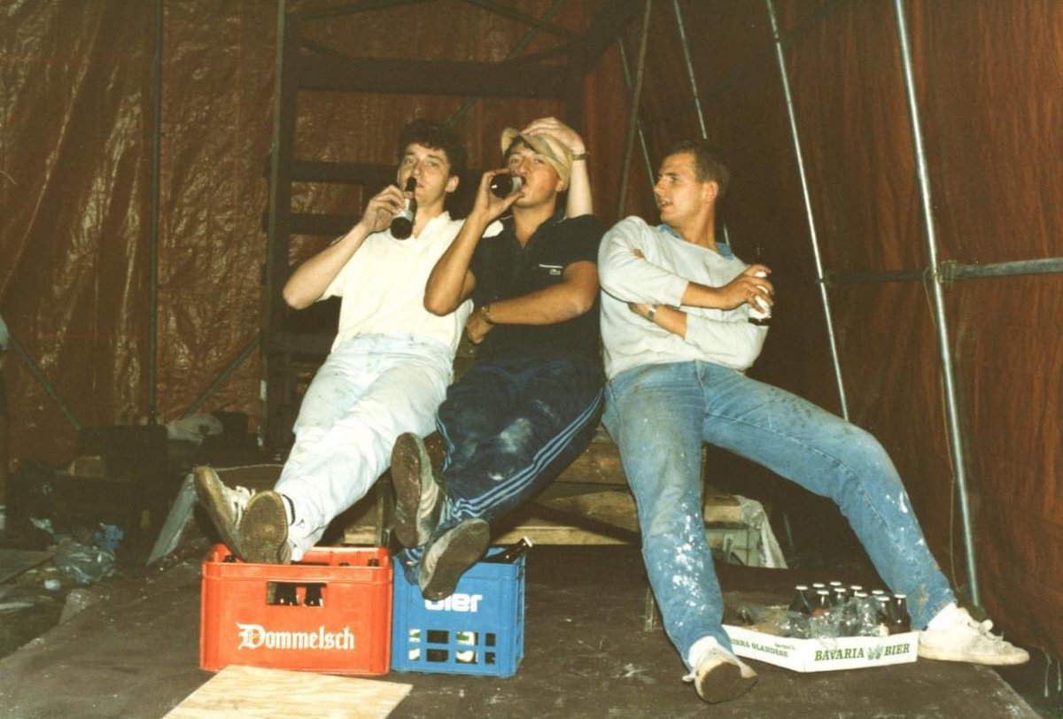 Brabantsfaam's tweet photo. Hier een kleine selectie 1985 foto's die je nu op https://t.co/dSYv5Vnea5 kunt bewonderen. We hebben een megacollectie over de @DeLaarstukken mogen ontvangen. #brabantsedag https://t.co/kxeDWw1VlF