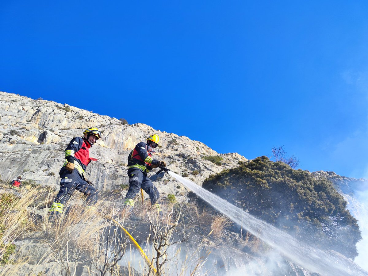 JavierGosalbez's tweet photo. #incendioAltea #IFAltea https://t.co/ifXaVz3s6V