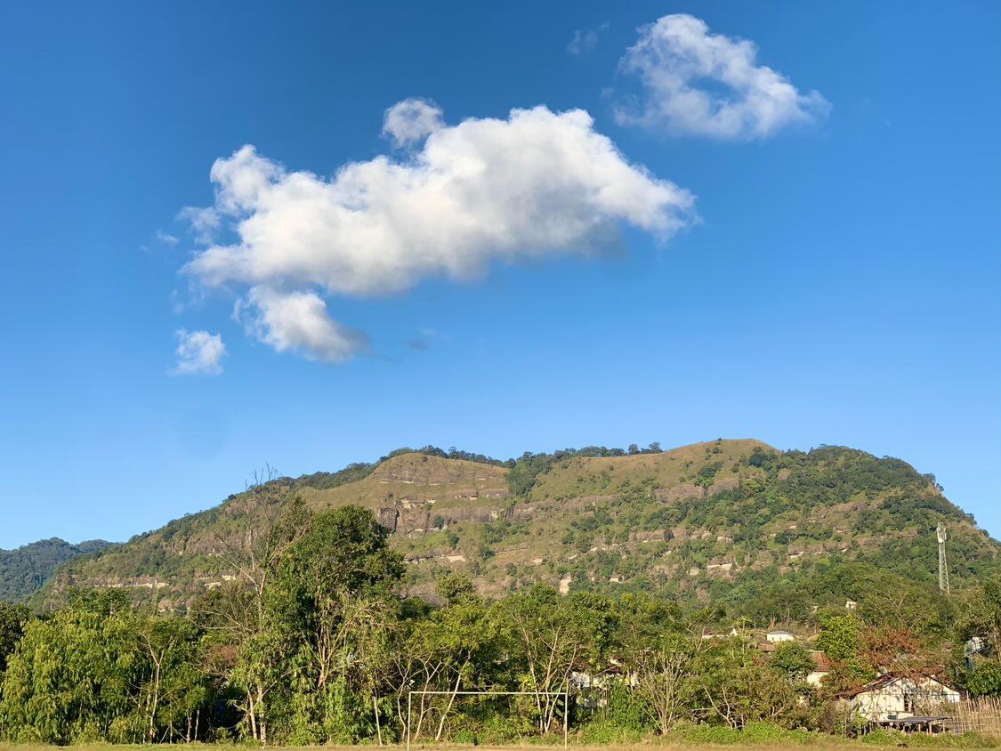 mizoraminsta's tweet photo. แนฌawi tlang, Hmunแนญha, Serchhip district
.
.
Pic credit ๐ท @j_julietchhangte
.
.
.
#tawitlang #tlang #hill #mountain #hmuntha #mizoram #mizoraminsta #northeastIndia https://t.co/CNIUfbraIE