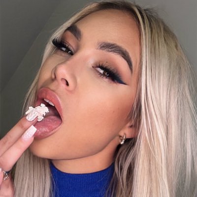 #NovaProfilovaFotka https://t.co/RQuXg8Gbnt<a href="/tag/novaprofilovafotka"class="tags">#NovaProfilovaFotka</a>