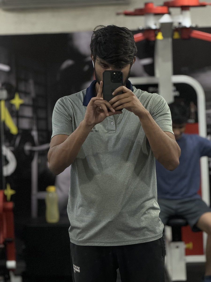 KuldeepSingh119's tweet photo. Fantastic day! Explored React with @kirat_tw (initial 1 hr),💻 Conquered another LeetCode challenge 🏆 Solved 2/4 problems in the biweekly LC contest 🤓 Weekend movie – 12th Fail story for motivation 🌟 Workout also done ✅

Cohort peeps lets connect !! https://t.co/dw1kbS4R6R