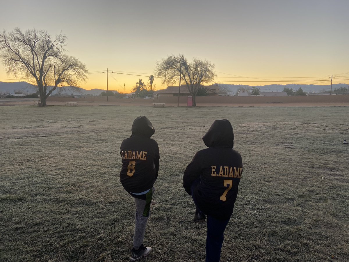 Coach_Mason64's tweet image. My nephews made the choice to get up at 5:40 am and get in a workout on the last Saturday before their break. @ghighfootball future. #Twinz