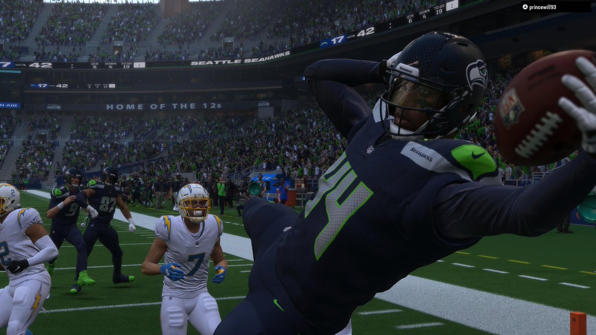 SeahawksFML's tweet photo. Gump does his best Marshawn lynch impression after putting up a 3 TD performance
@FMLReport https://t.co/q58Yt65IjD