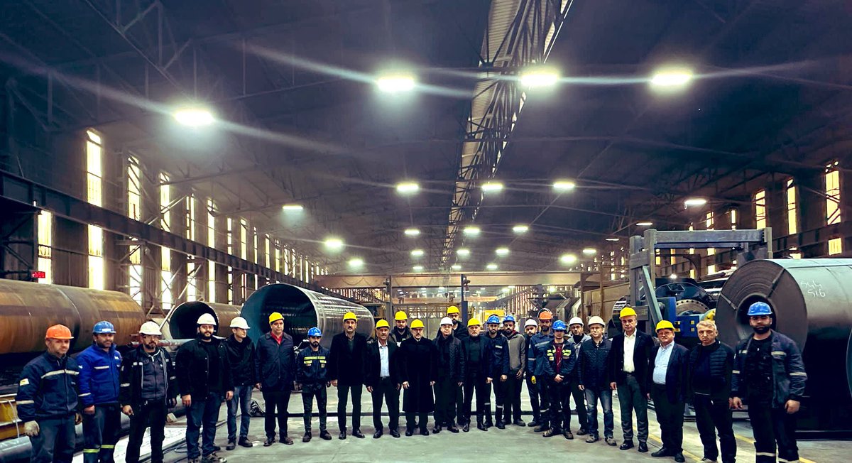 AyhanYavuz_tr's tweet photo. Milletvekilimiz Hüseyin Yayman ile birlikte AOSB Başkanlığı görevine başlayan Mehmet Kahraman beyi ziyaret ederek tebriklerimizi ilettik.

Ayrıca, Hatay’ımızın önemli sanayi tesislerinden olan #Hatboru’yu ziyaret edip değerli işçilerimizi dinledik. https://t.co/fGj3nZ8efW